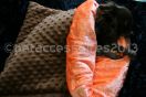 nid douillet sac de couchage polaire marron et orange elasthane