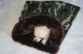 cuddle cuptunnel de couchage pour chien fourrure marron et polaire camouflage